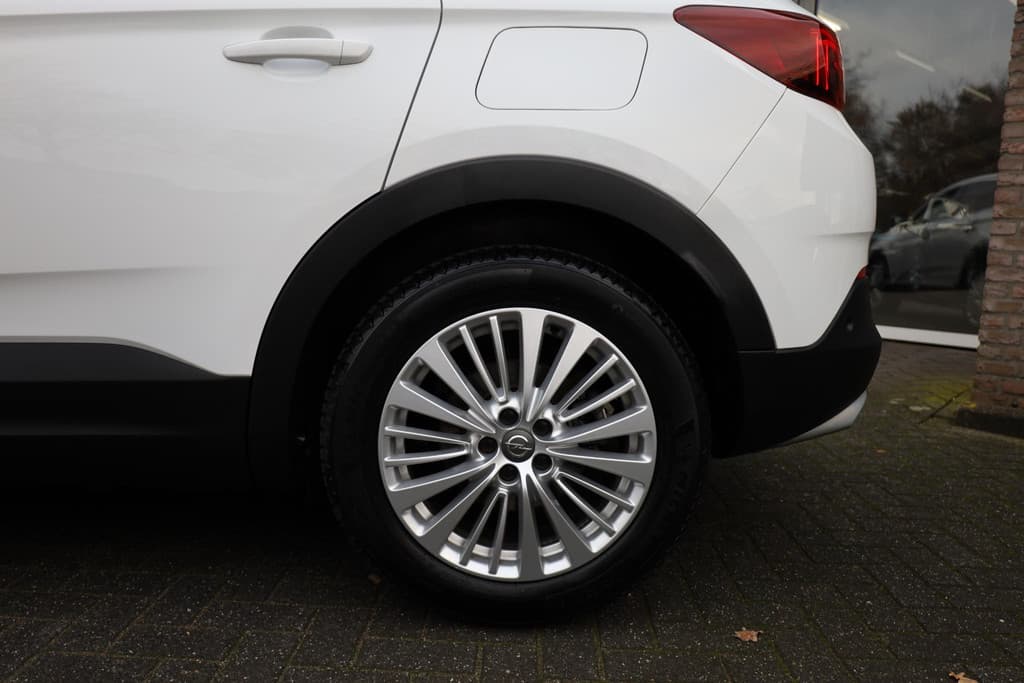 Opel Grandland X 1.6 Turbo Hybrid Ultimate PHEV thumbnail 4