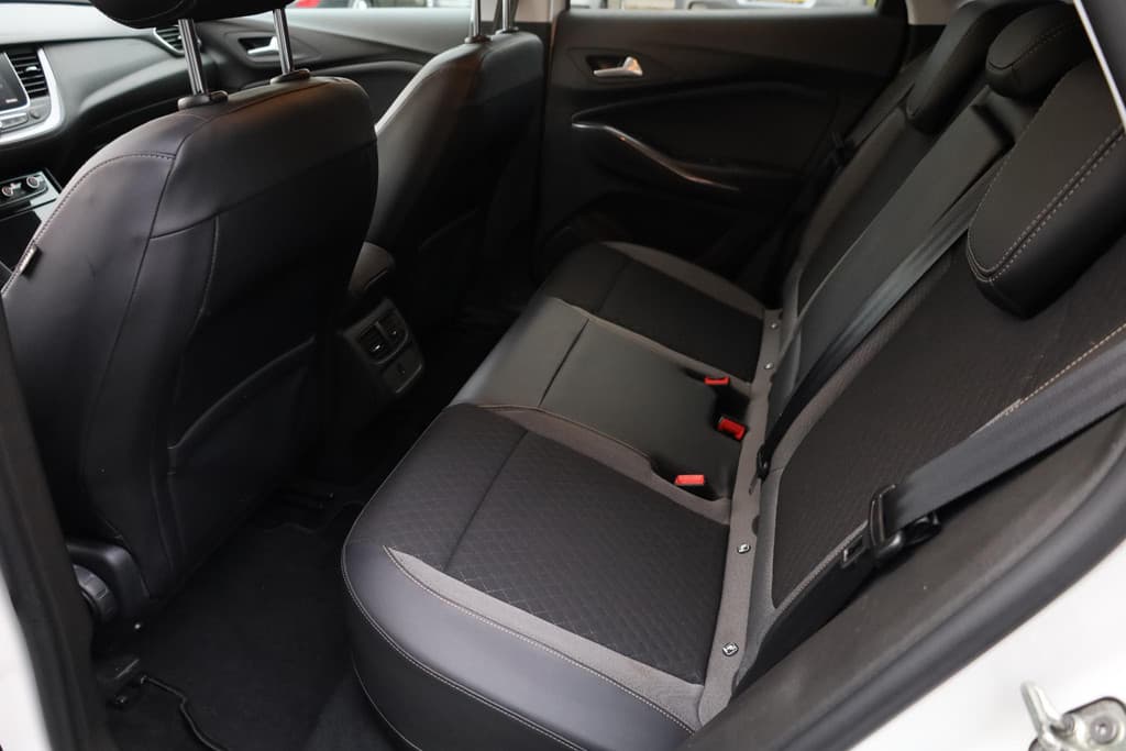 Opel Grandland X 1.6 Turbo Hybrid Ultimate PHEV thumbnail 8