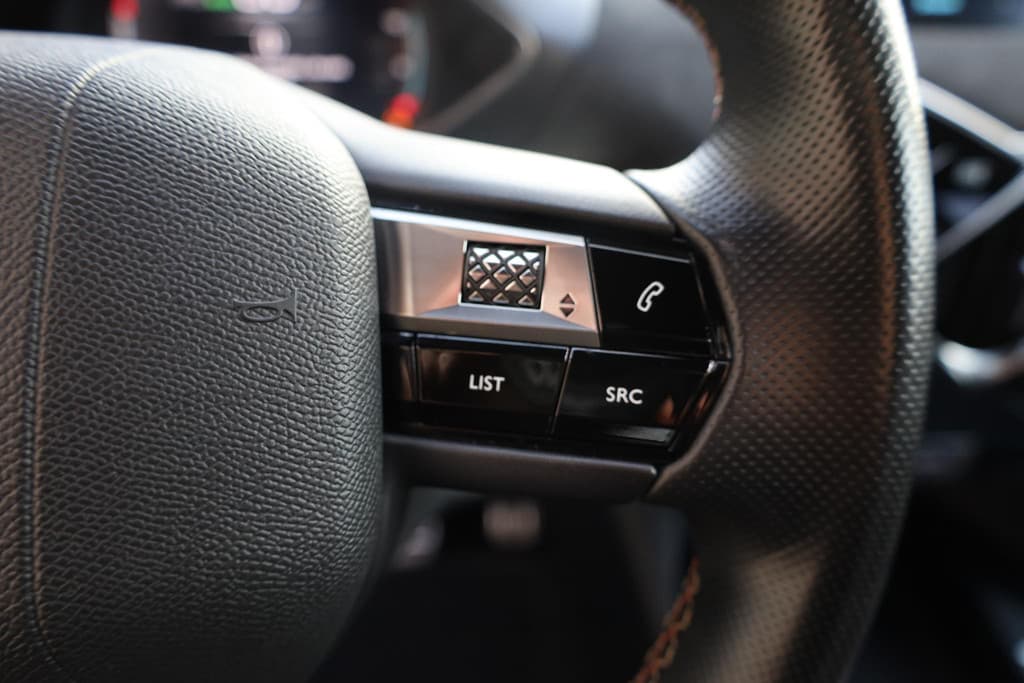 DS DS 3 Crossback E-Tense Performance Line 50 kWh thumbnail 15