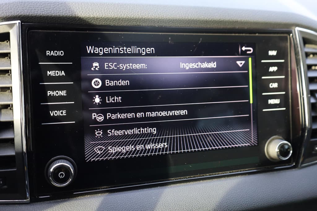 Škoda Karoq 1.0 TSI Business Edition thumbnail 22