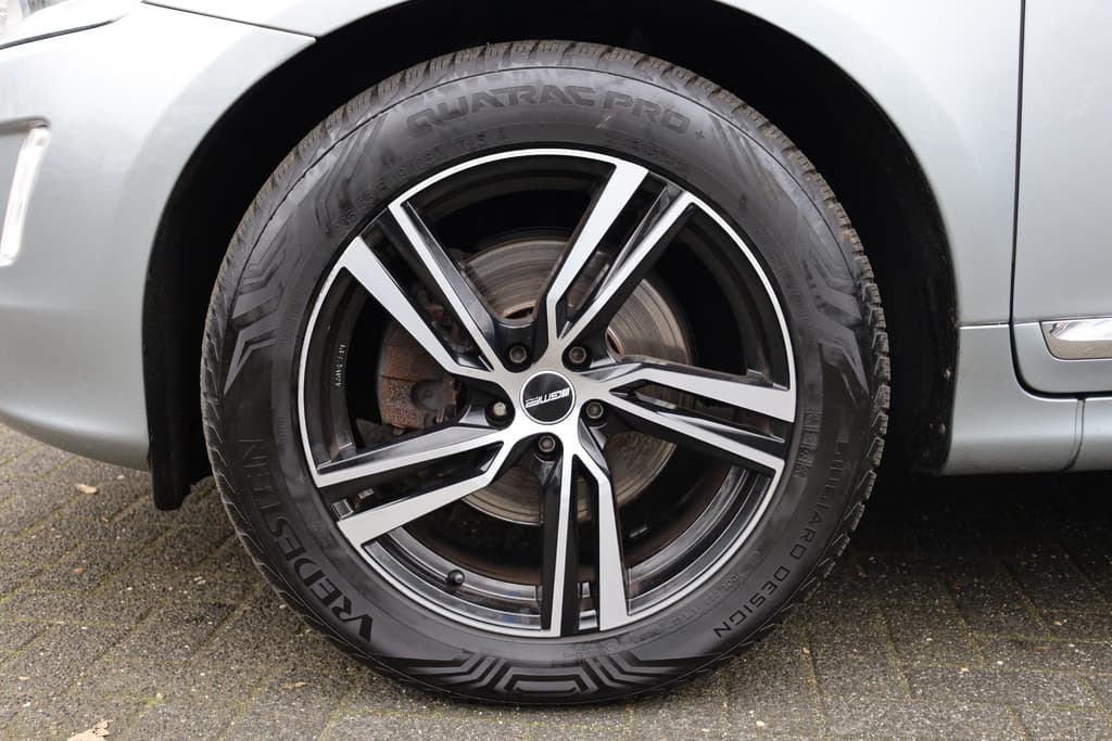 Volvo XC60 2.0 D4 FWD Ocean Race thumbnail 4