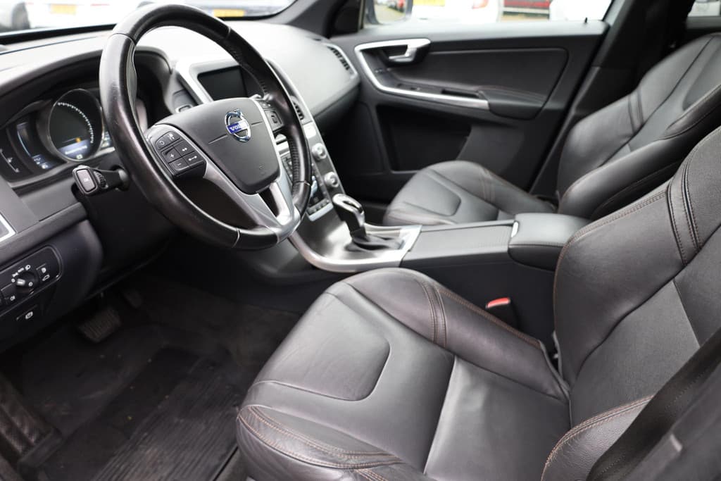 Volvo XC60 2.0 D4 FWD Ocean Race thumbnail 6