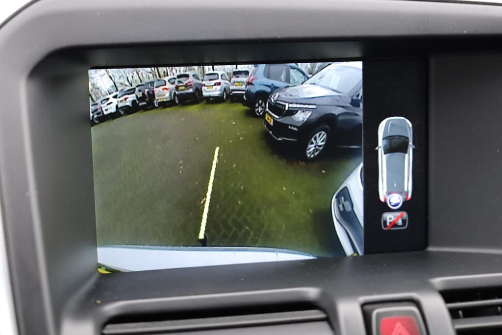 Volvo XC60 2.0 D4 FWD Ocean Race thumbnail 9