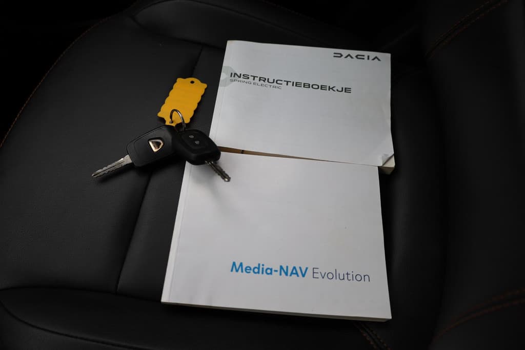 Dacia Spring Comfort Plus (Orange Pack) 27 kWh thumbnail 23