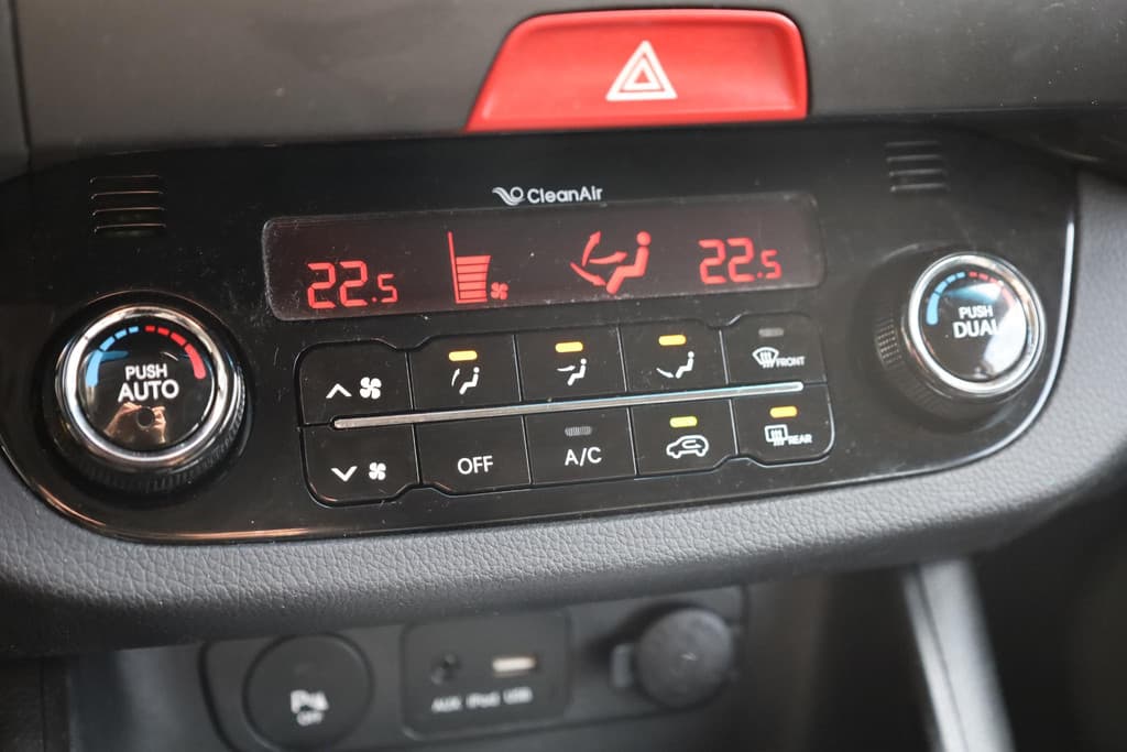 Kia Sportage 2.0 X-ecutive Plus Pack thumbnail 16