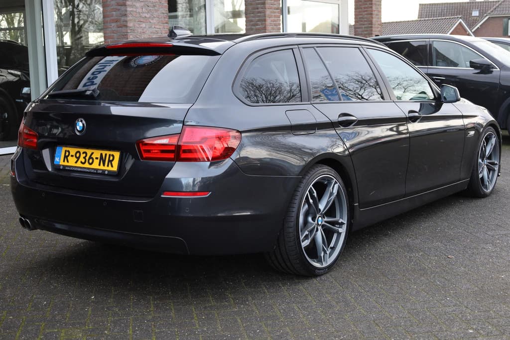 BMW 5 Serie Touring 530i High Executive thumbnail 3