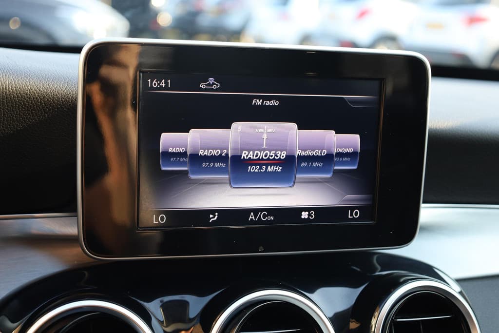 Mercedes-Benz C-Klasse Estate 350 e Lease Edition thumbnail 26