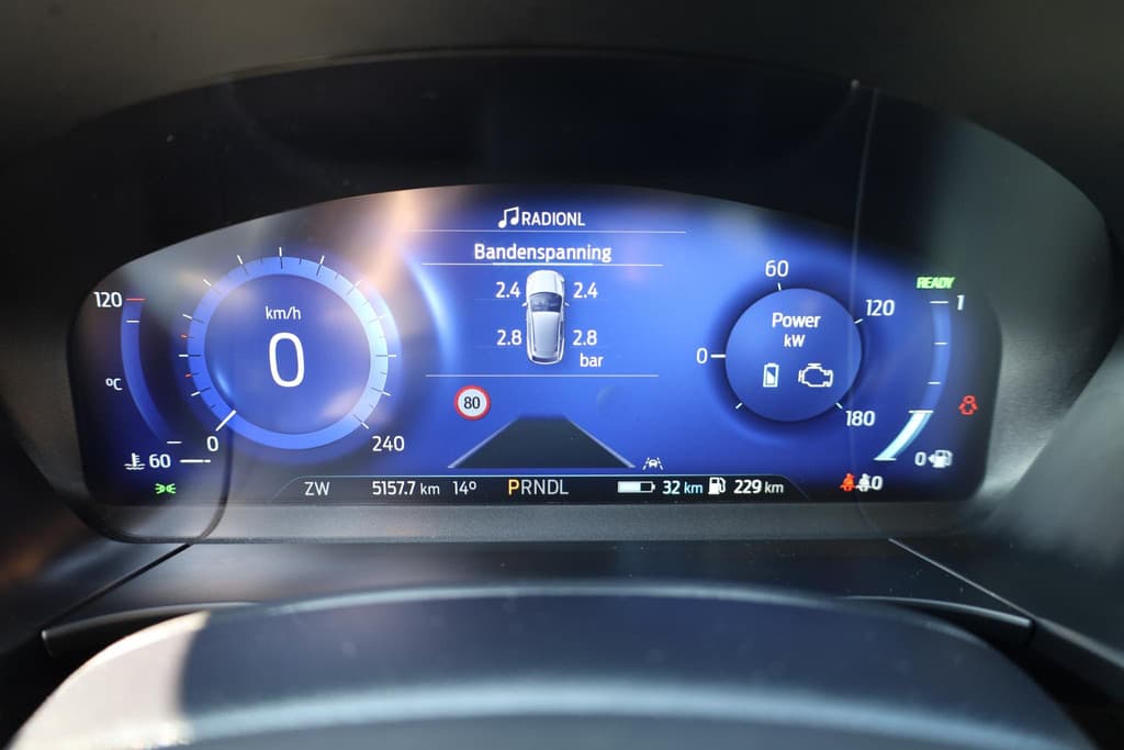 Ford Kuga 2.5 PHEV Titanium X thumbnail 16