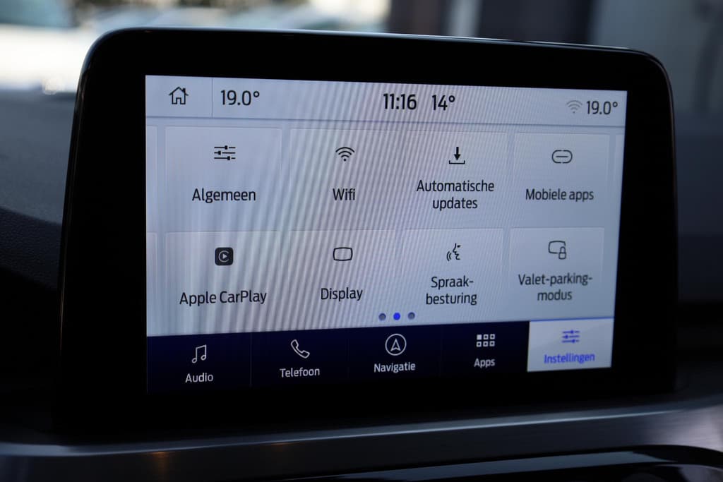 Ford Kuga 2.5 PHEV Titanium X thumbnail 27