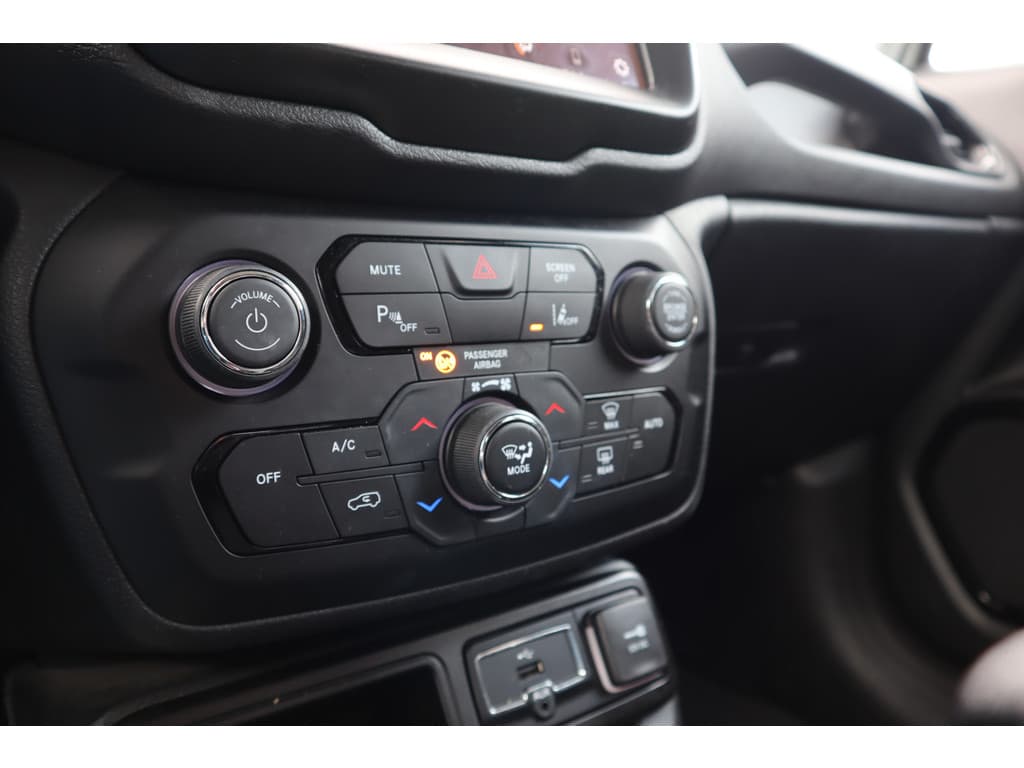 Jeep Renegade 1.4 Night Eagle II Limited thumbnail 42