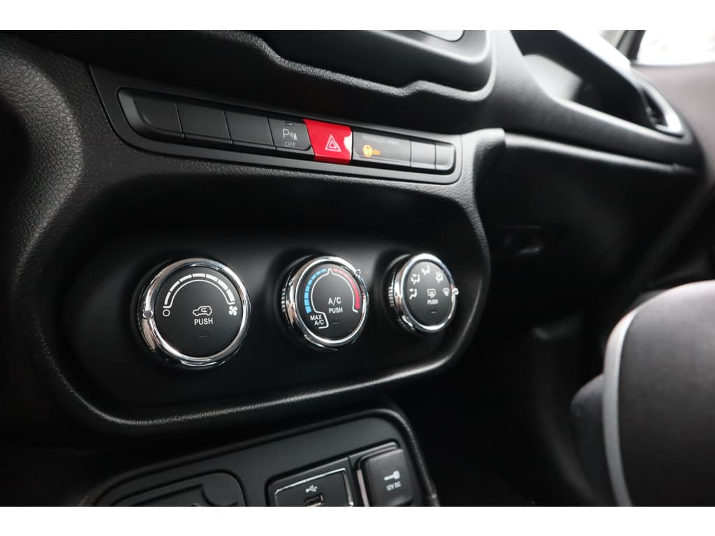 Jeep Renegade 1.4 Longitude thumbnail 37