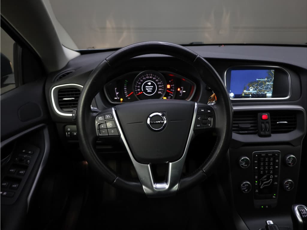 Volvo V40 2.0 D2 Momentum thumbnail 4
