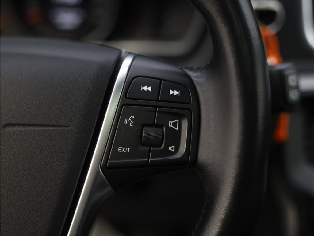 Volvo V40 2.0 D2 Momentum thumbnail 8