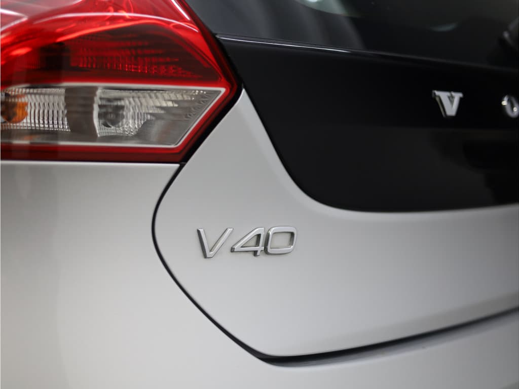 Volvo V40 2.0 D2 thumbnail 16