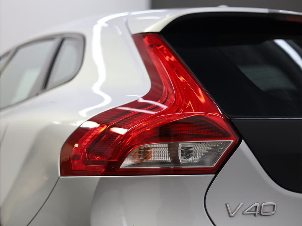 Volvo V40 2.0 D2 thumbnail 18