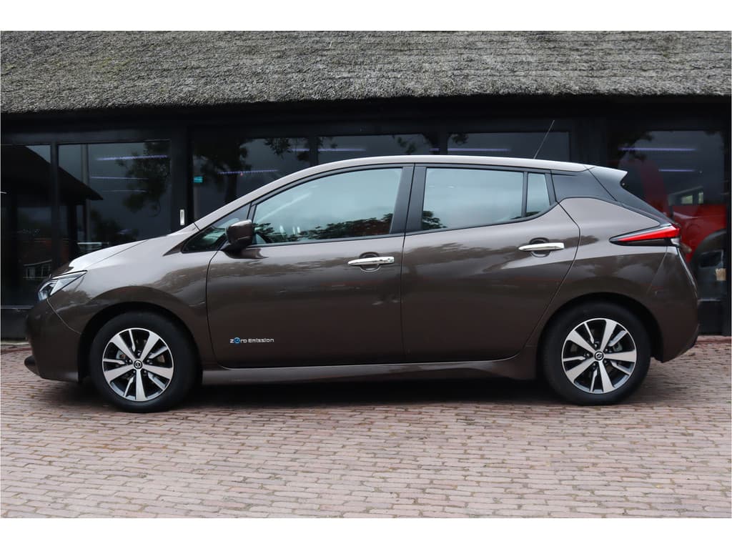 Nissan Leaf thumbnail 14