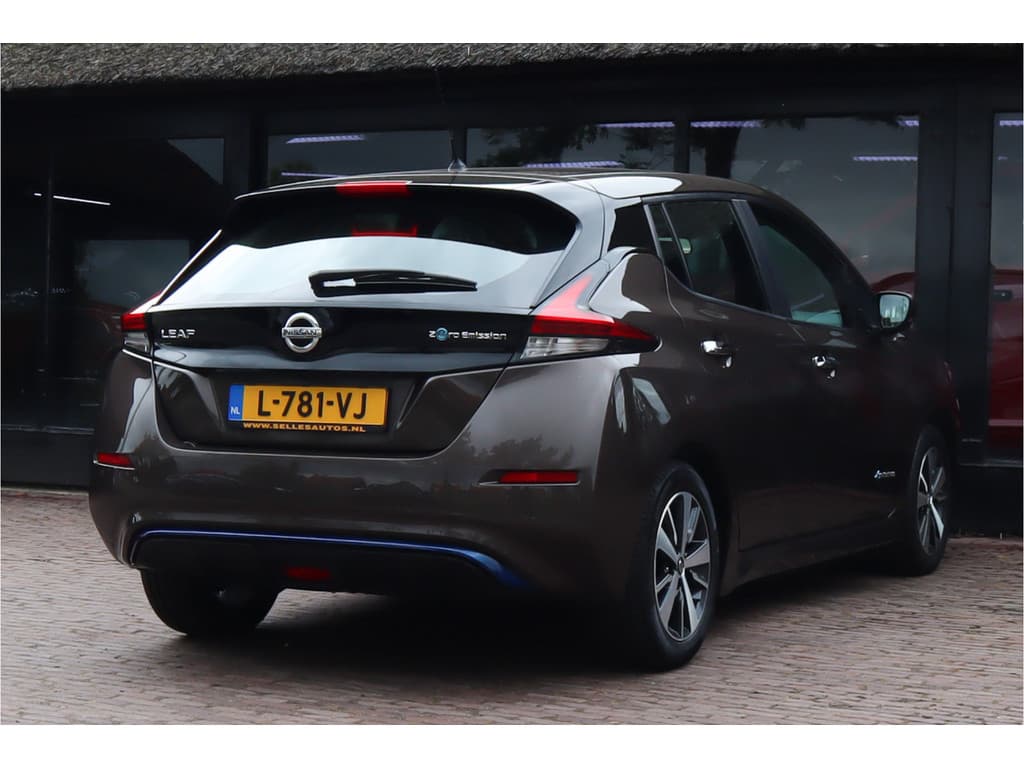 Nissan Leaf thumbnail 18