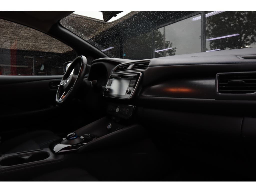 Nissan Leaf thumbnail 31