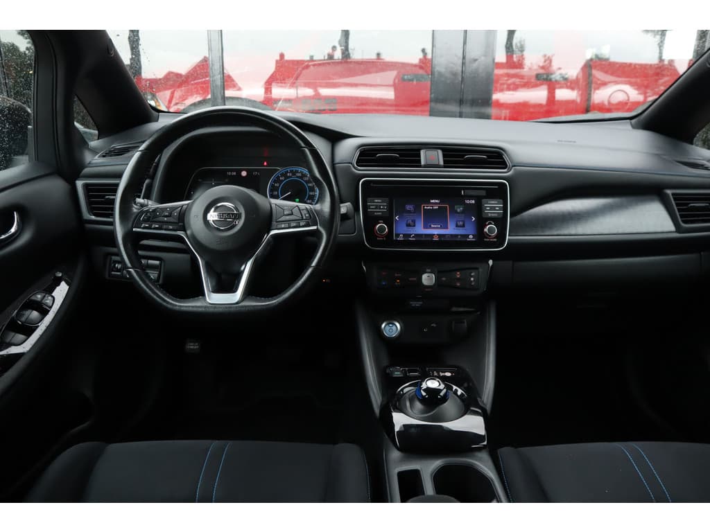 Nissan Leaf thumbnail 8