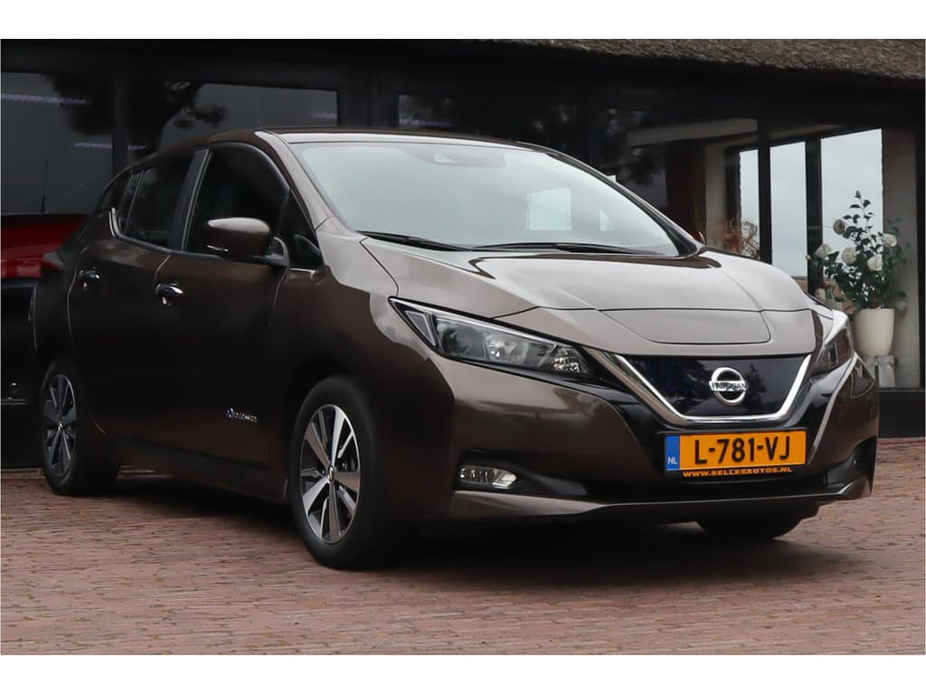 Nissan Leaf thumbnail 9