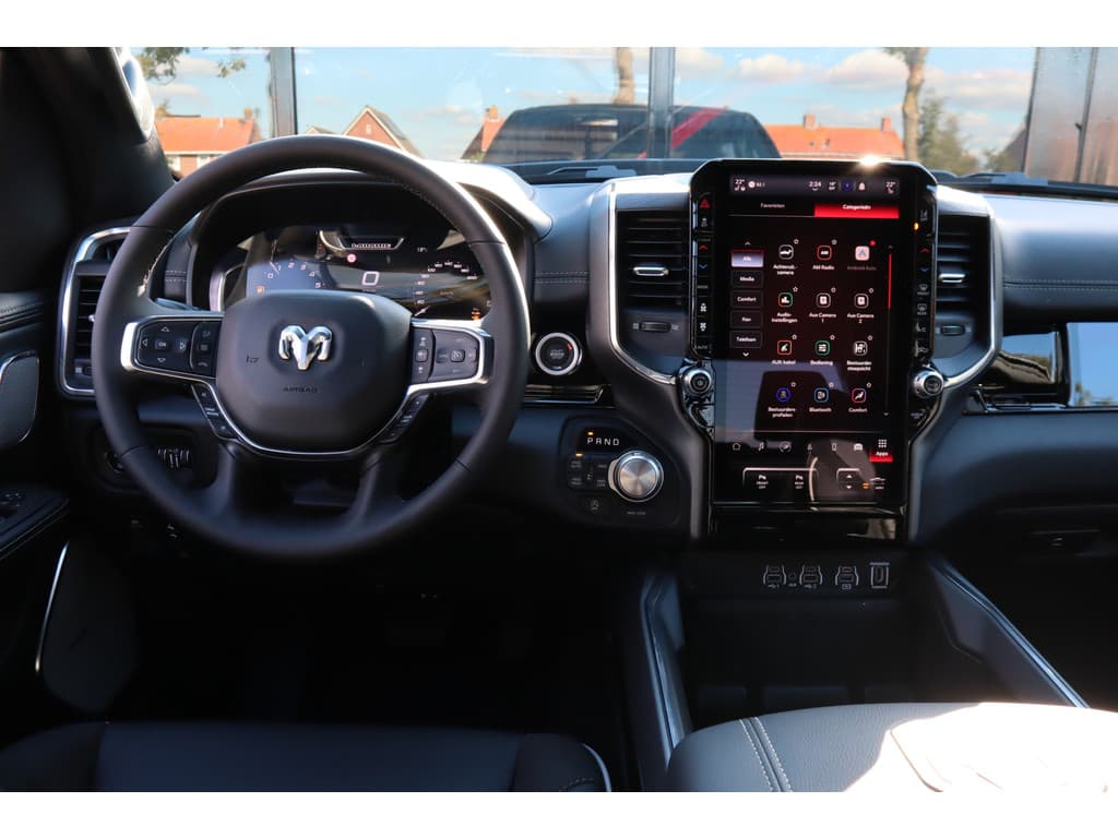 Dodge Ram 1500 2025 3.0L HURRICANE LARAMIE Night Premium thumbnail 9