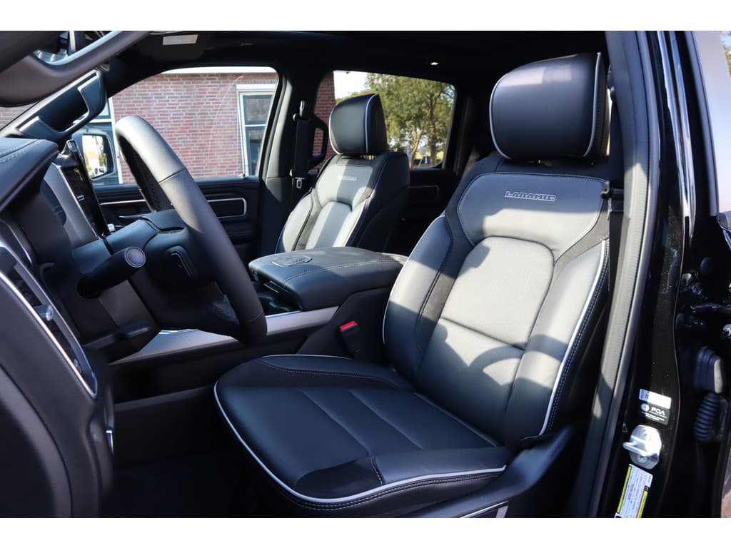 Dodge Ram 1500 2025 3.0L HURRICANE LARAMIE Night Premium thumbnail 29