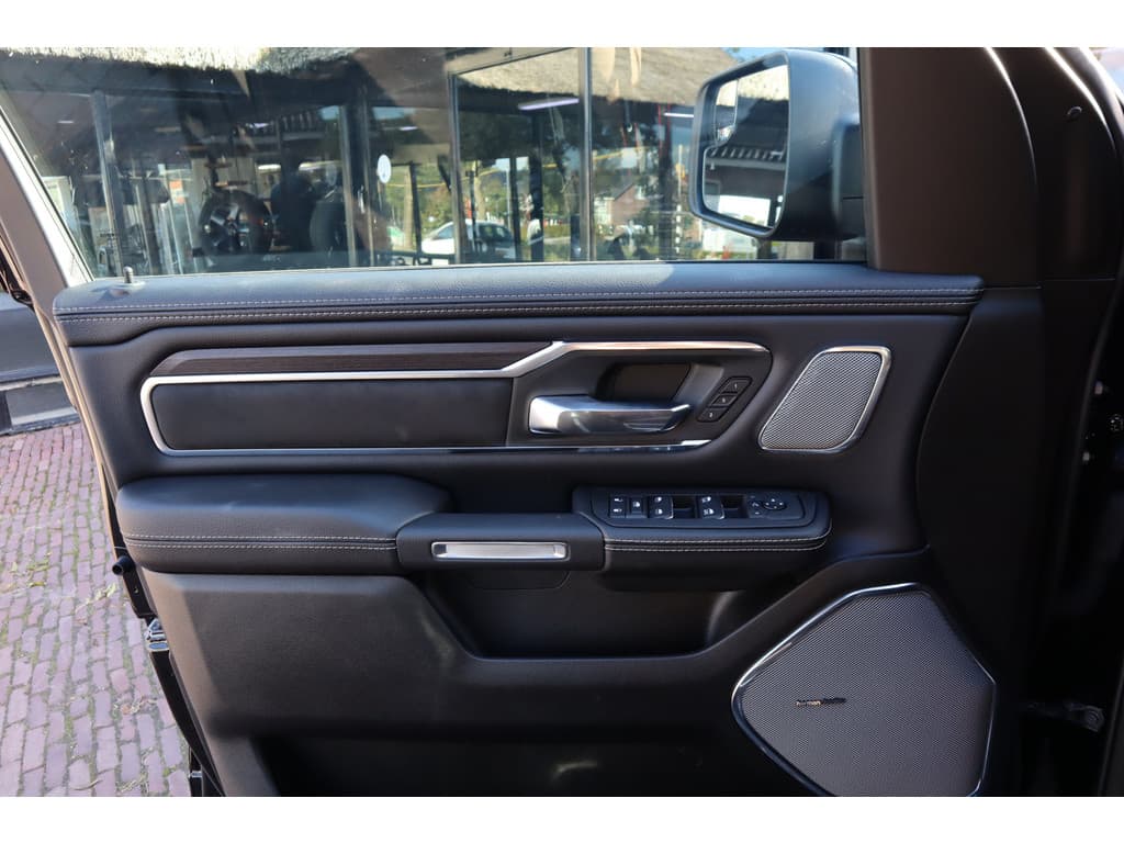 Dodge Ram 1500 2025 3.0L HURRICANE LARAMIE Night Premium thumbnail 45