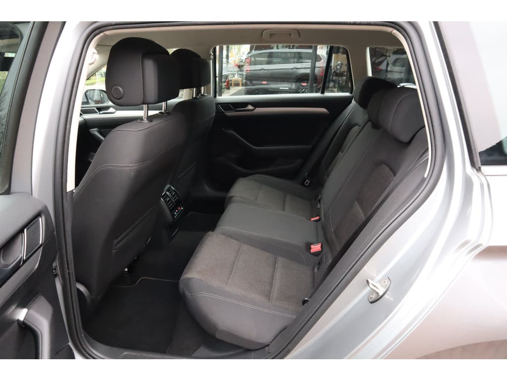 Volkswagen Passat Variant 1.6 TDI Comfortline thumbnail 3