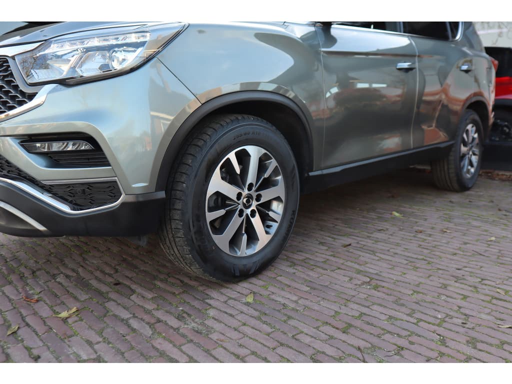 SsangYong Rexton 2.2 e-XDi Quartz thumbnail 18