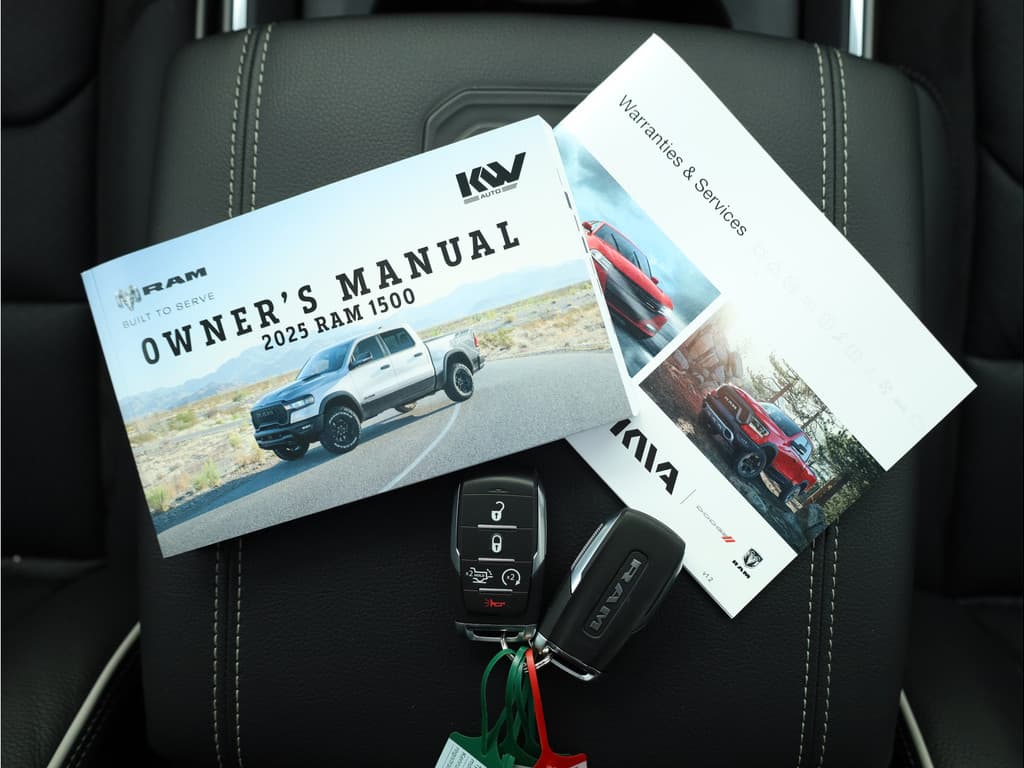 Dodge Ram 1500 2025 3.0L HURRICANE LARAMIE Night thumbnail 45