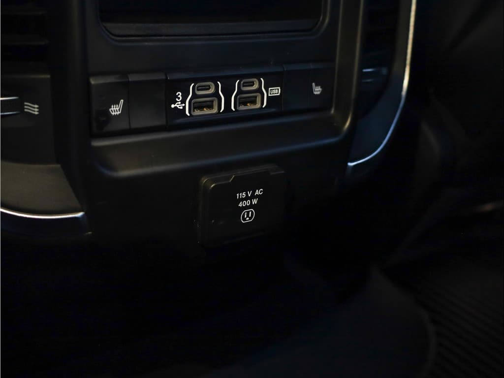 Dodge Ram 1500 5.7 V8 4x4 Crew Cab Laramie thumbnail 19