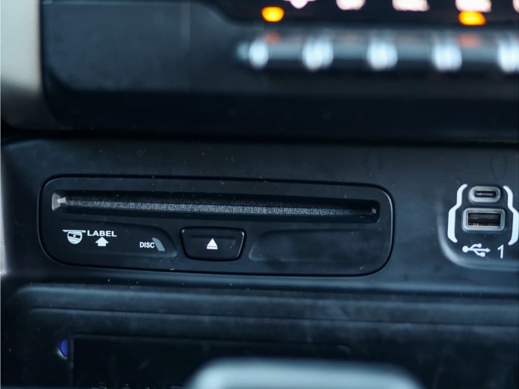 Dodge Ram 1500 5.7 V8 4x4 Crew Cab Laramie thumbnail 32