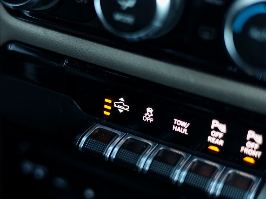 Dodge Ram 1500 5.7 V8 4x4 Crew Cab Laramie thumbnail 36