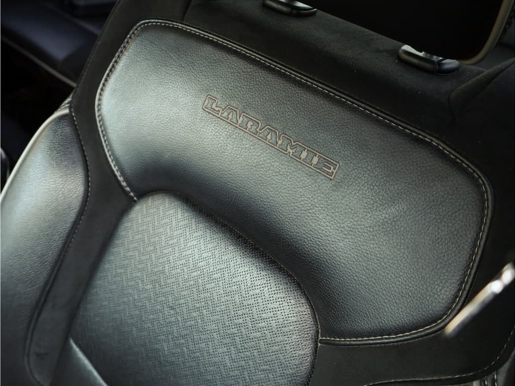 Dodge Ram 1500 5.7 V8 4x4 Crew Cab Laramie thumbnail 6