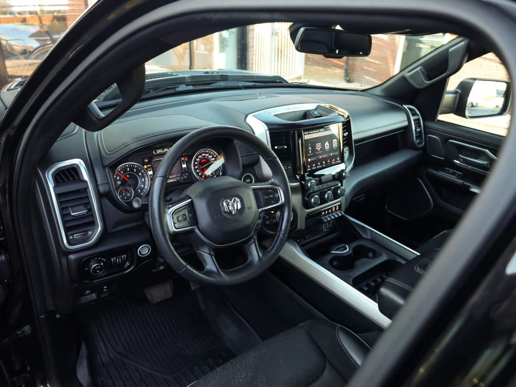 Dodge Ram 1500 5.7 V8 4x4 Crew Cab Laramie thumbnail 10