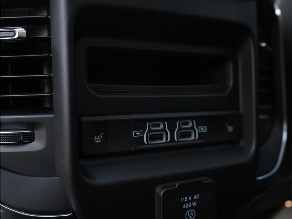 Dodge Ram 1500 2025 3.0L HURRICANE LARAMIE Night thumbnail 43