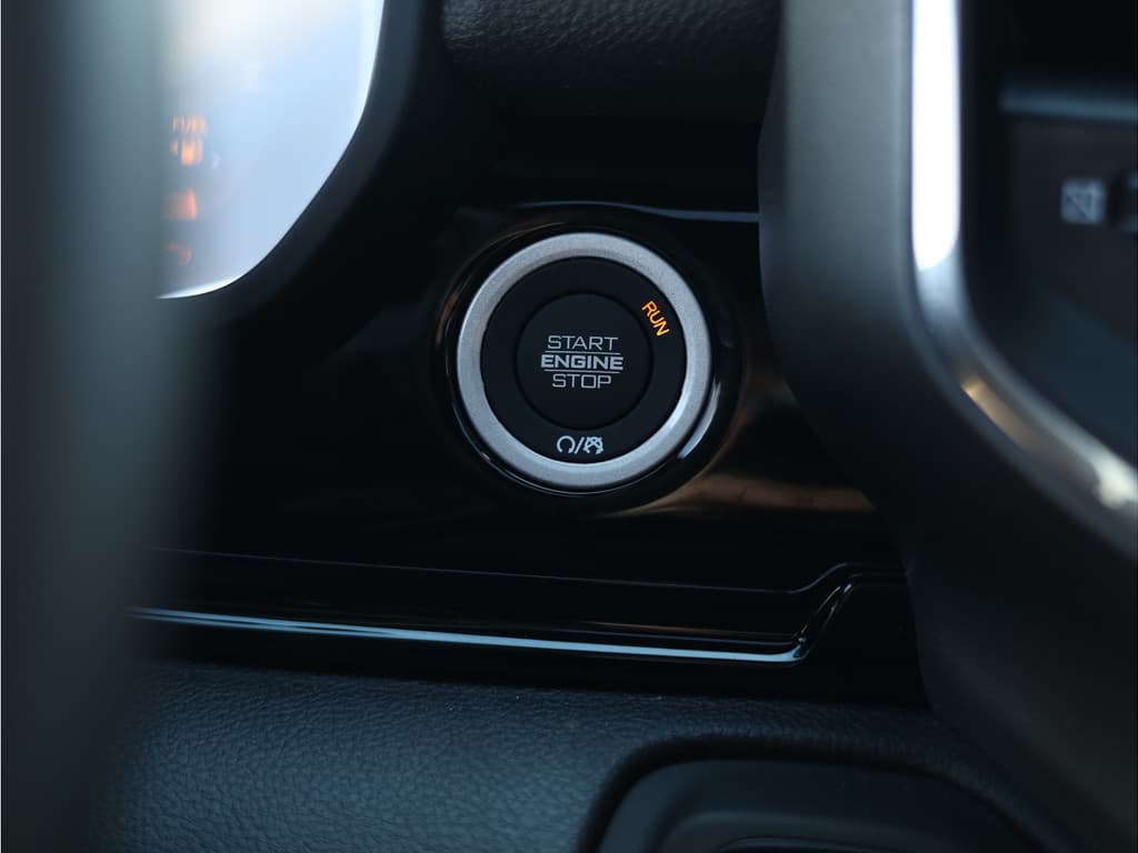 Dodge Ram 1500 2025 3.0L HURRICANE LARAMIE Night thumbnail 28