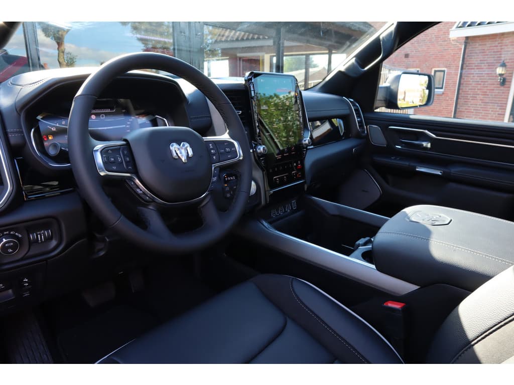 Dodge Ram 1500 2025 3.0L HURRICANE LARAMIE Night Premium thumbnail 27