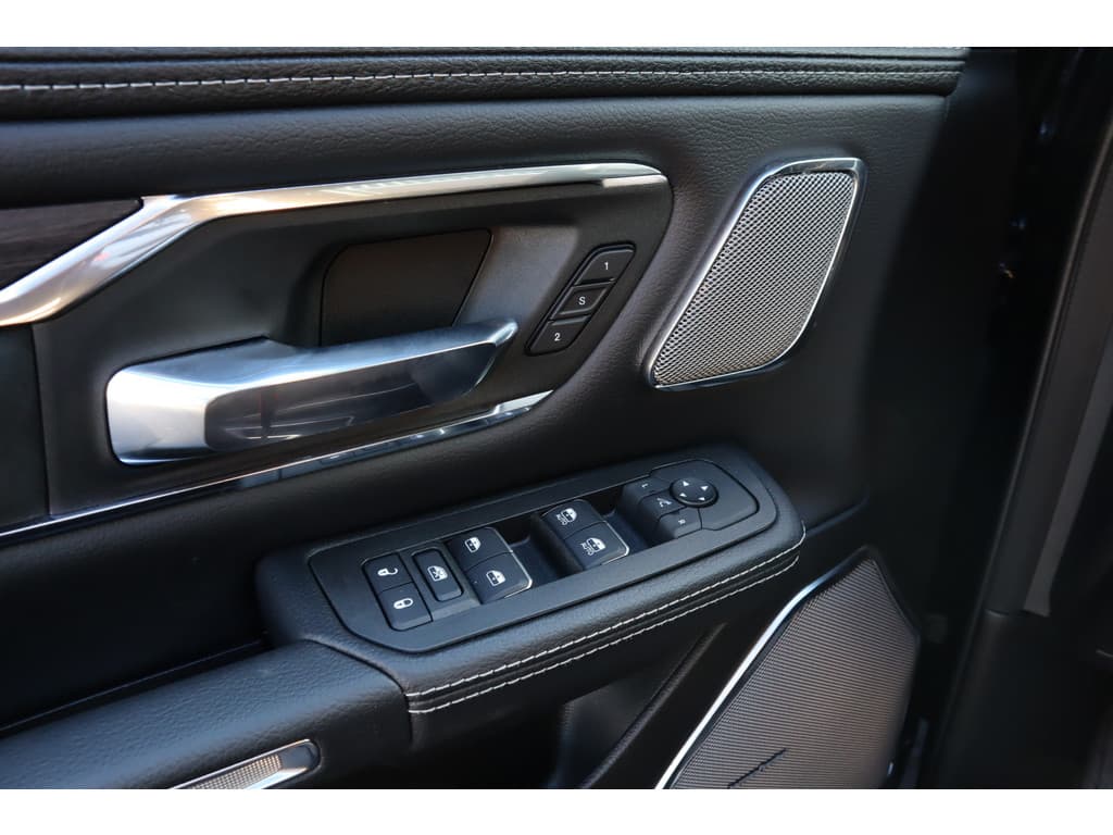 Dodge Ram 1500 2025 3.0L HURRICANE LARAMIE Night Premium thumbnail 46