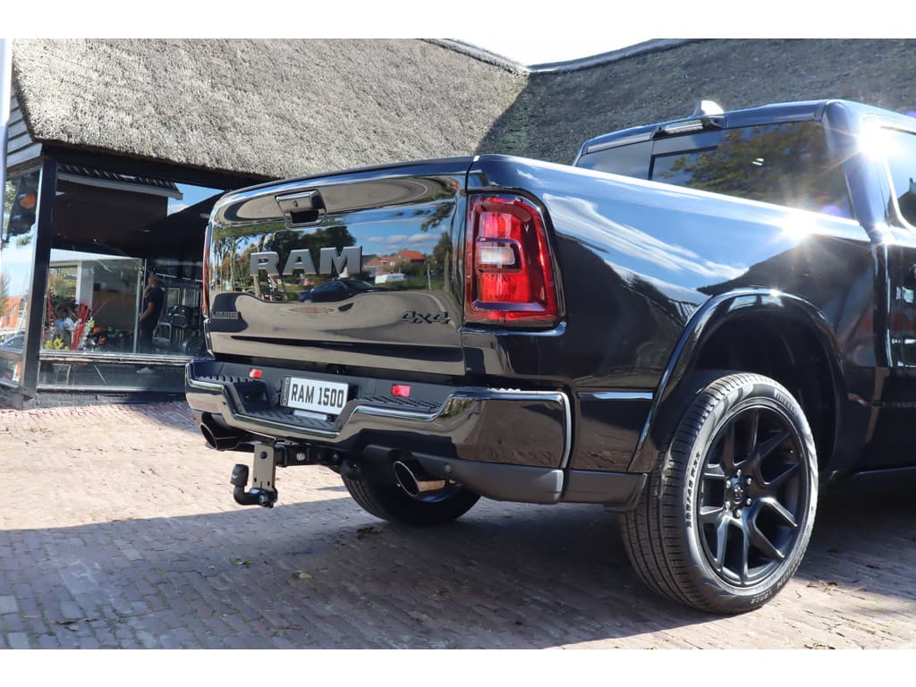 Dodge Ram 1500 2025 3.0L HURRICANE LARAMIE Night Premium thumbnail 6