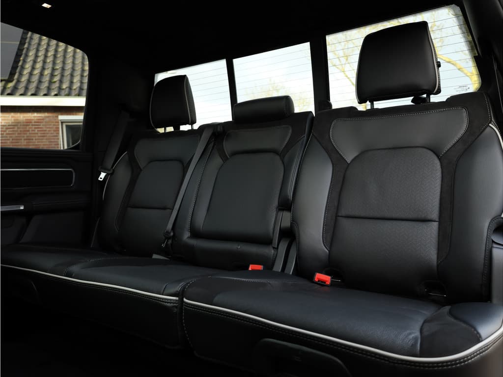 Dodge Ram 1500 2025 3.0L HURRICANE LARAMIE Night thumbnail 25