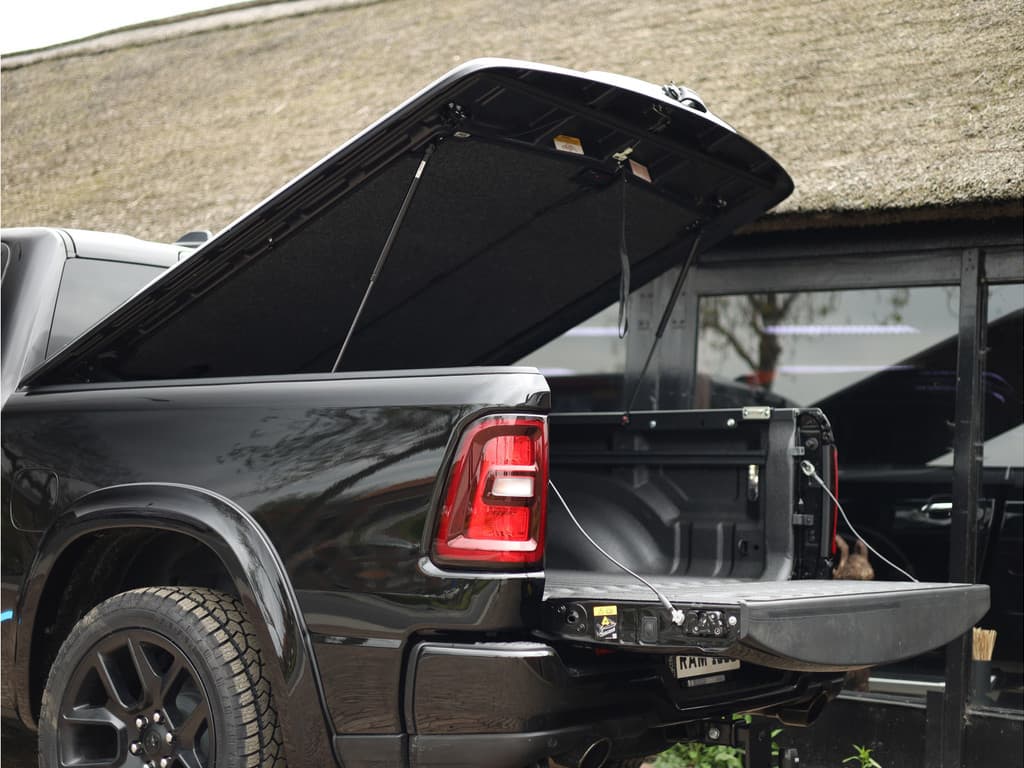 Dodge Ram 1500 2025 3.0L HURRICANE LARAMIE Night Premium thumbnail 26