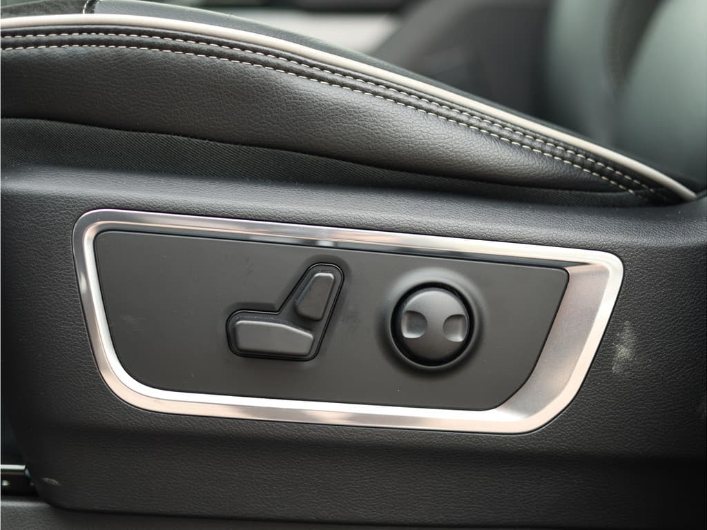 Dodge Ram 1500 2025 3.0L HURRICANE LARAMIE Night Premium thumbnail 36