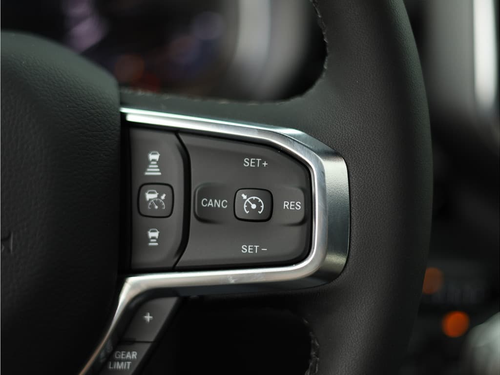 Dodge Ram 1500 2025 3.0L HURRICANE LARAMIE Night Premium thumbnail 41