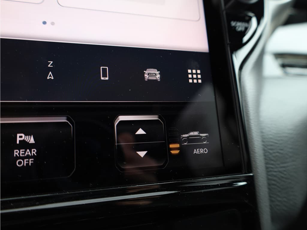 Dodge Ram 1500 2025 3.0L HURRICANE LARAMIE Night Premium thumbnail 53