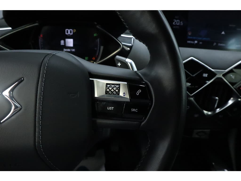 DS DS 3 Crossback 1.2 PureTech Grand Chic Camera thumbnail 23