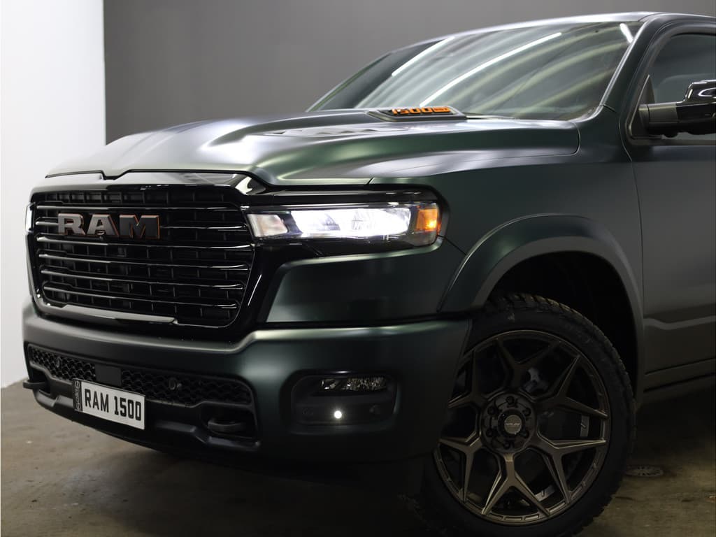 Dodge Ram 1500 2025 3.0L HURRICANE LARAMIE Night Premium thumbnail 13