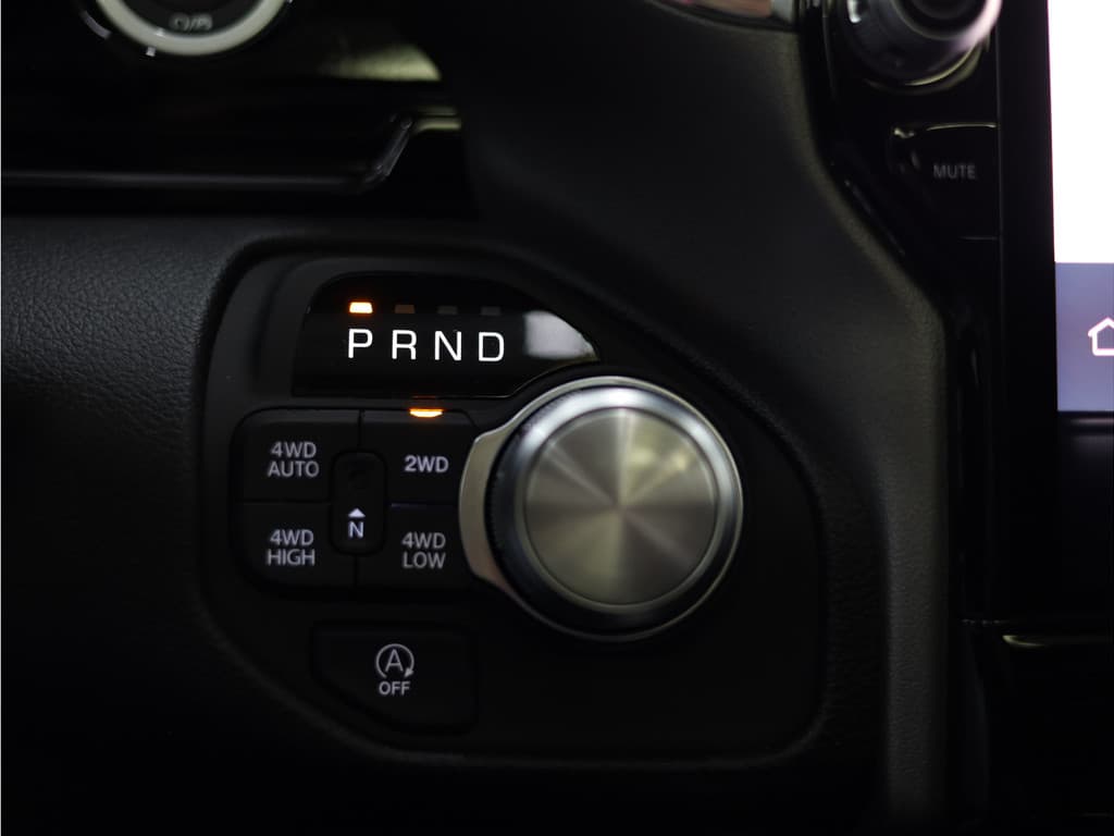 Dodge Ram 1500 2025 3.0L HURRICANE LARAMIE Night Premium thumbnail 32