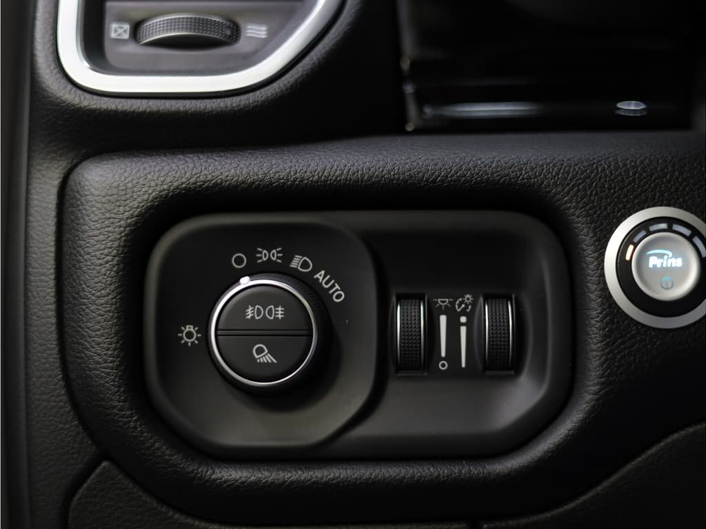 Dodge Ram 1500 2025 3.0L HURRICANE LARAMIE Night Premium thumbnail 49