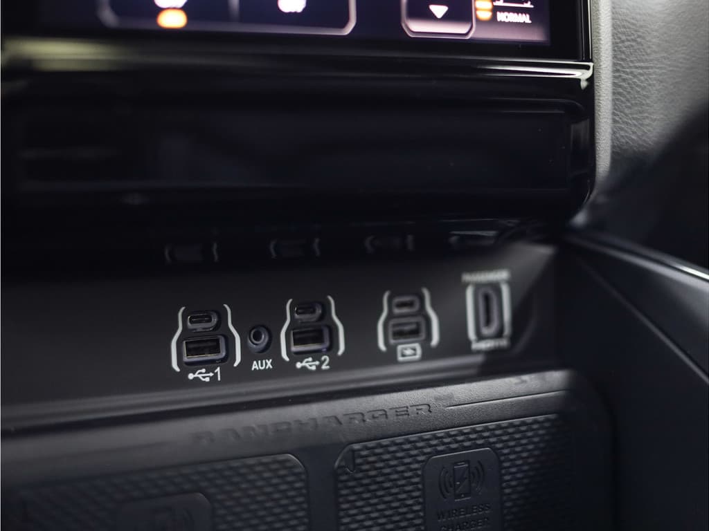 Dodge Ram 1500 2025 3.0L HURRICANE LARAMIE Night Premium thumbnail 50